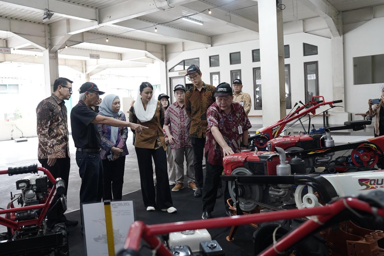 Wamendag Mengunjungi Produsen dan Eksportir Produk Traktor di Yogyakarta